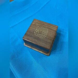 Wooden Trinket Box/ Celtic Puzzle Box / magic box

Trinket Jewelry Woodworking